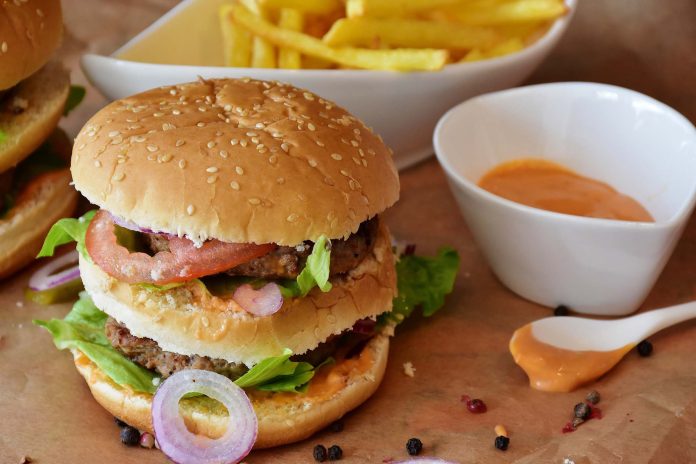 burger hamburger panino dieta grasso carne fast food