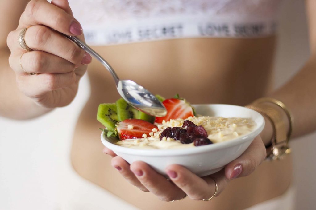 dieta metabolismo alimentazione bowl yogurt
