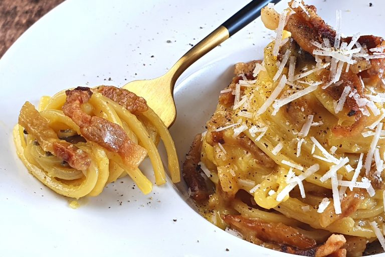 Pasta alla carbonara, la ricetta perfetta per gli spaghetti