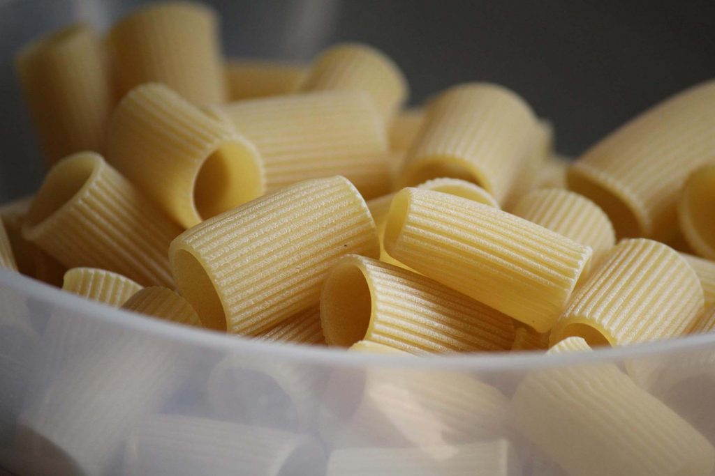 rigatoni, bombolotti, mezze maniche, pasta