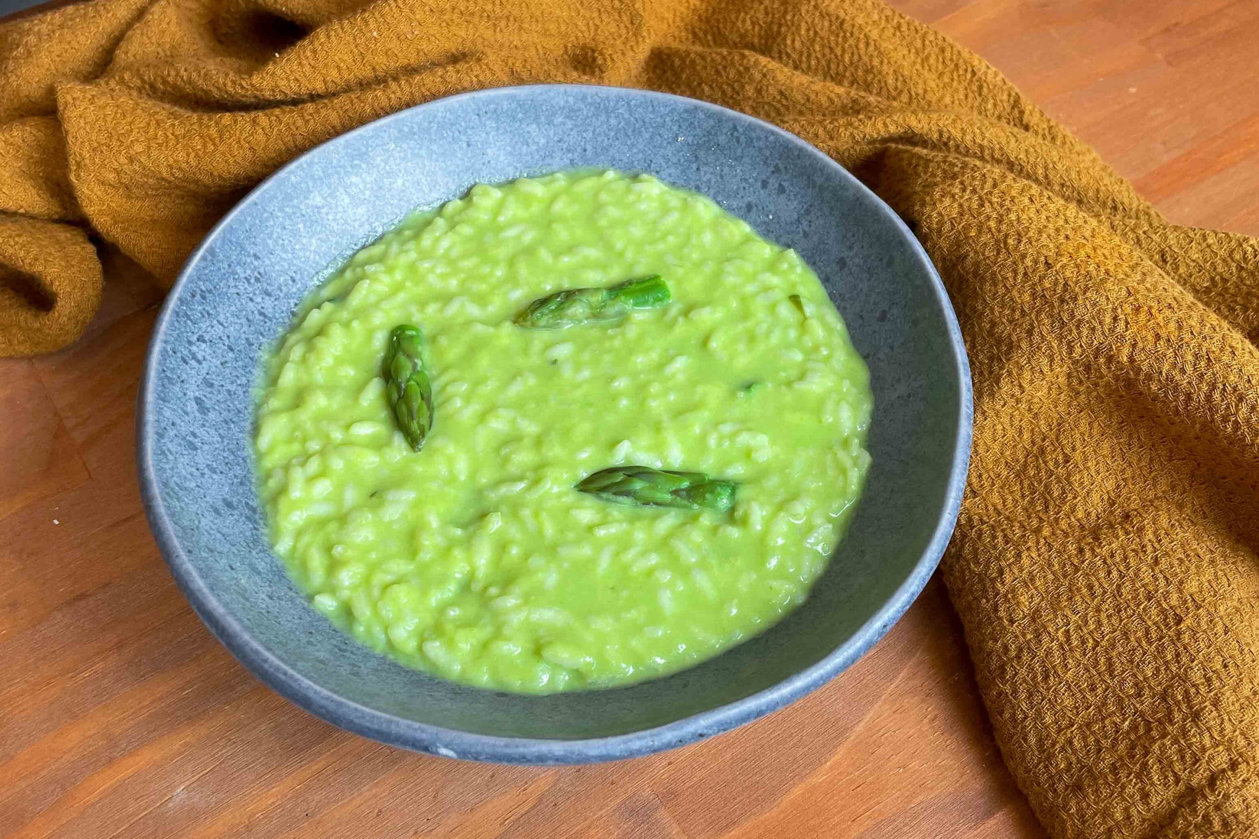 Risotto agli asparagi e caprino, la primavera nel piatto!