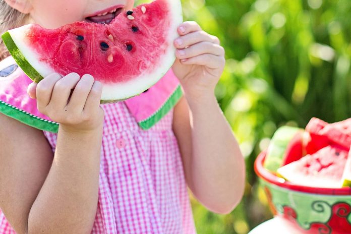 frutta, bambino, merenda, spuntino