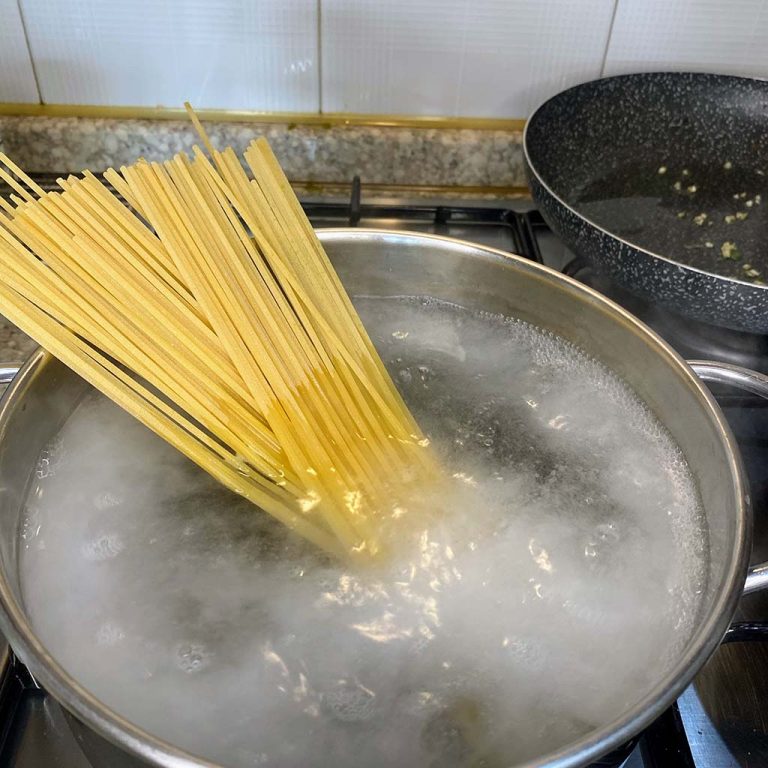 pasta aglio e olio step 2