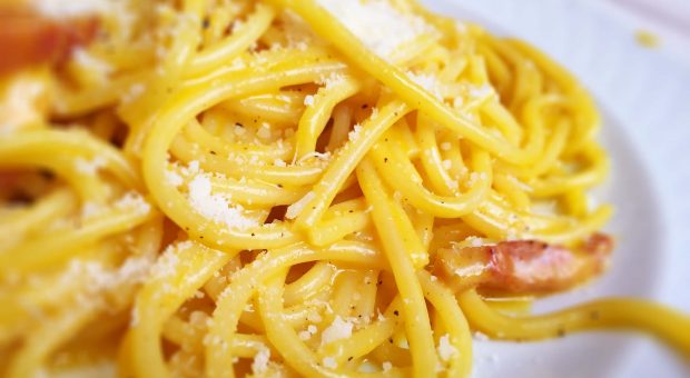 Enigma carbonara, origini e ricetta degli spaghetti alla carbonara