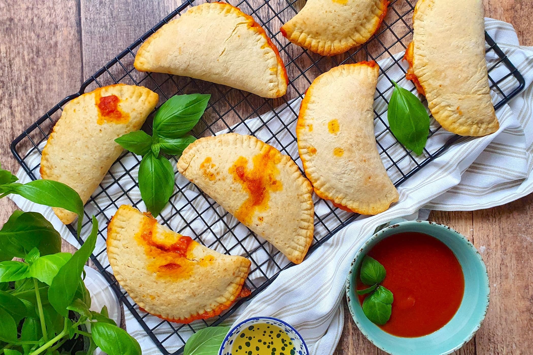 Panzerotti al forno, la ricetta veloce MoltoFood