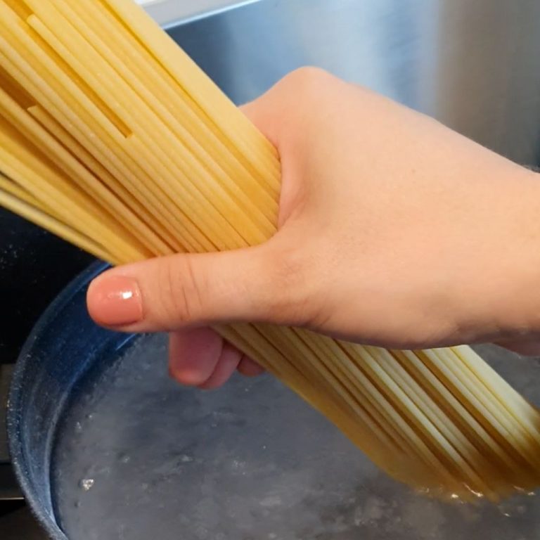 spaghetti al tonno step 1