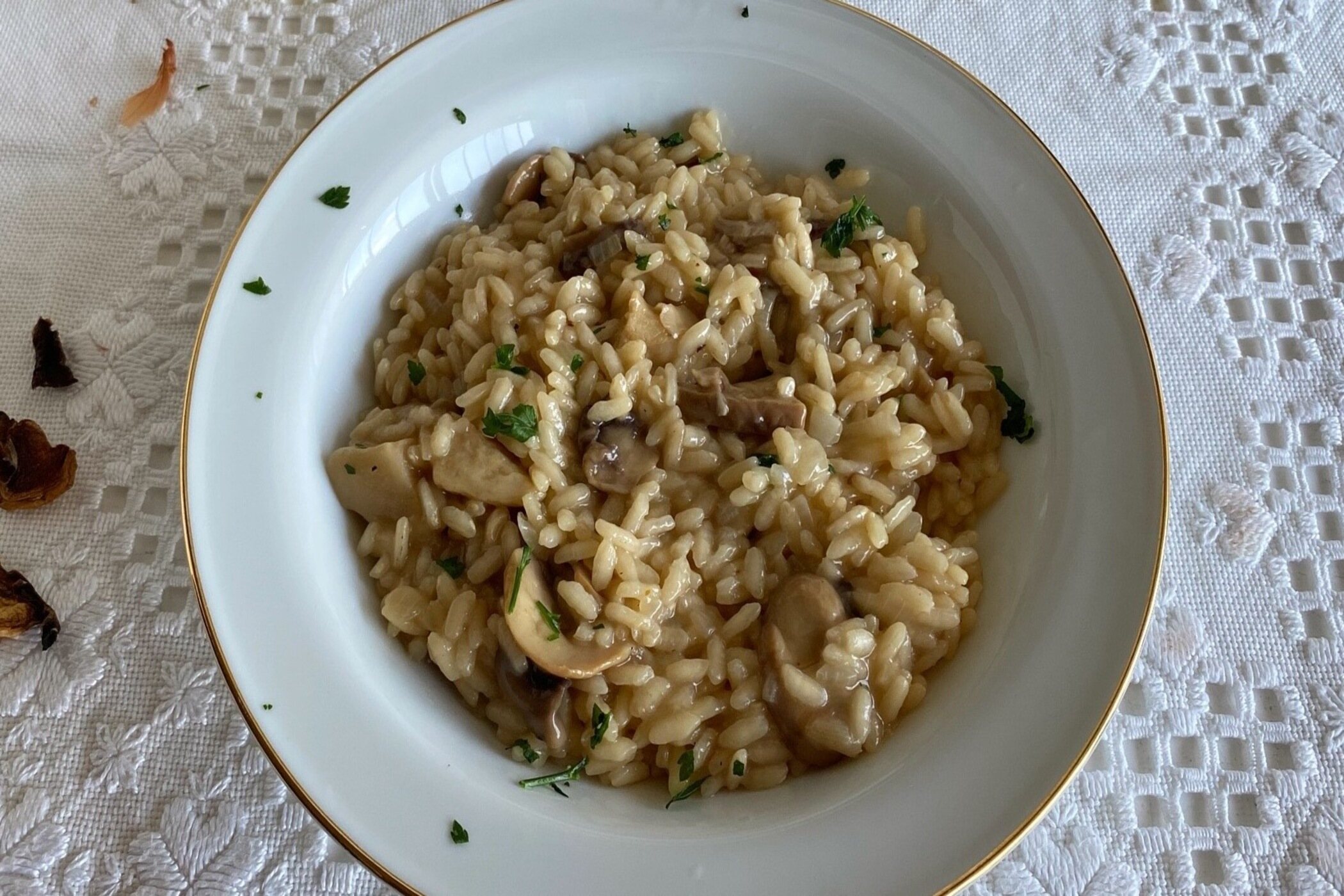 Risotto ai funghi, la ricetta cremosa - Moltofood