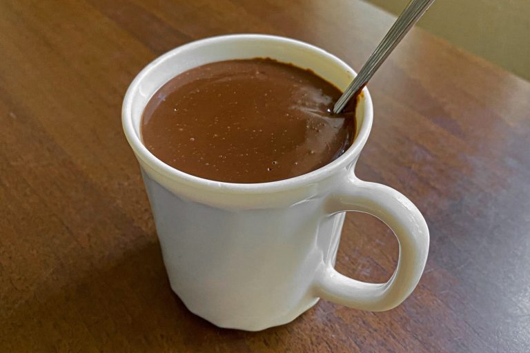 Cioccolata calda, la ricetta facile e cremosa