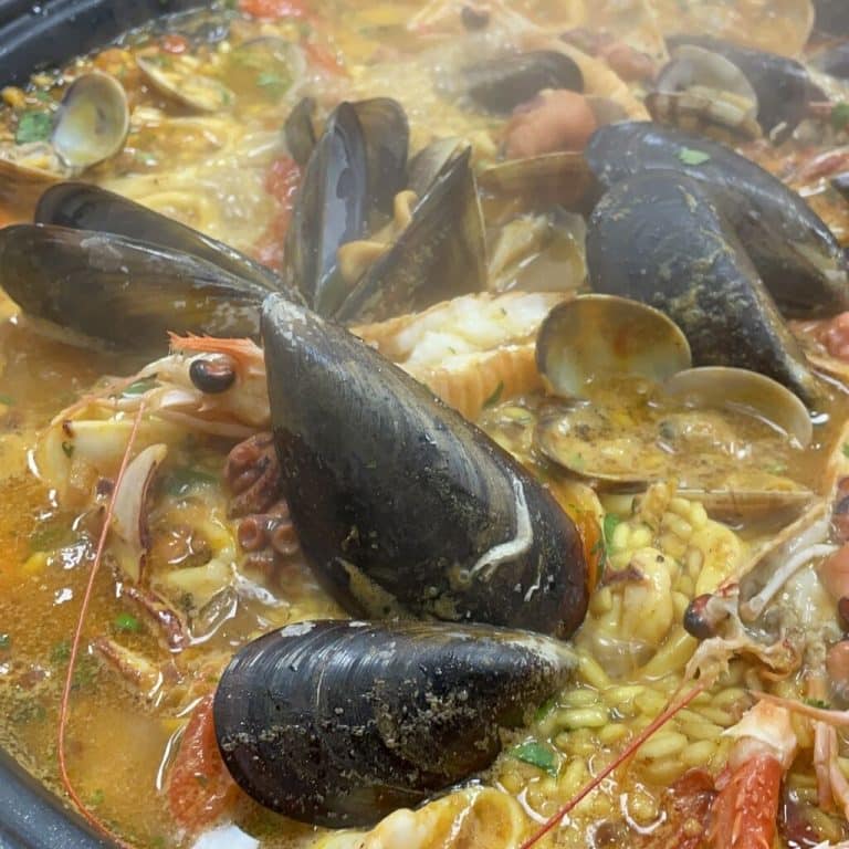 Paella de marisco step 7