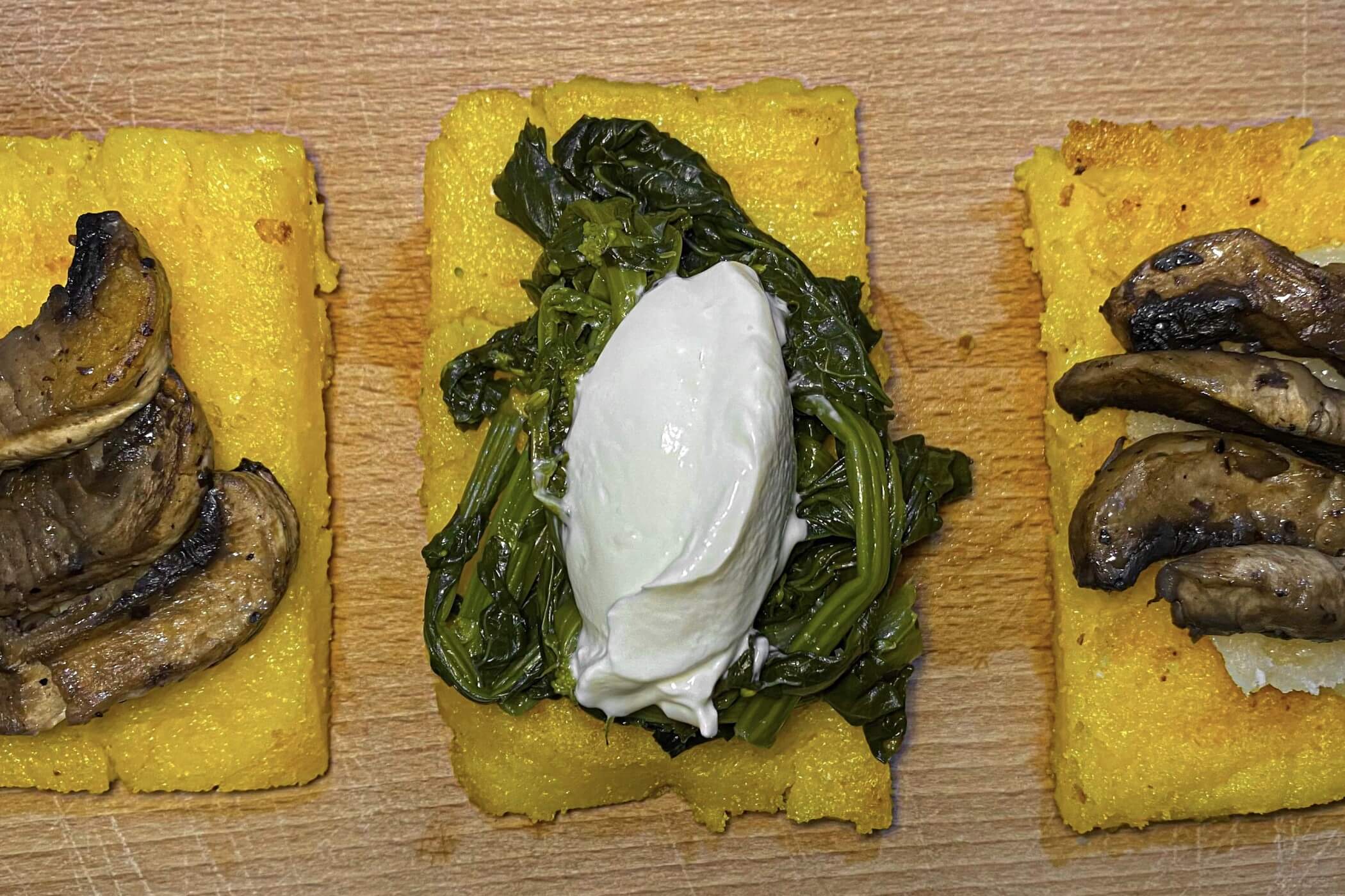 Crostini di polenta, la ricetta gourmet sana e bilanciata - MoltoFood