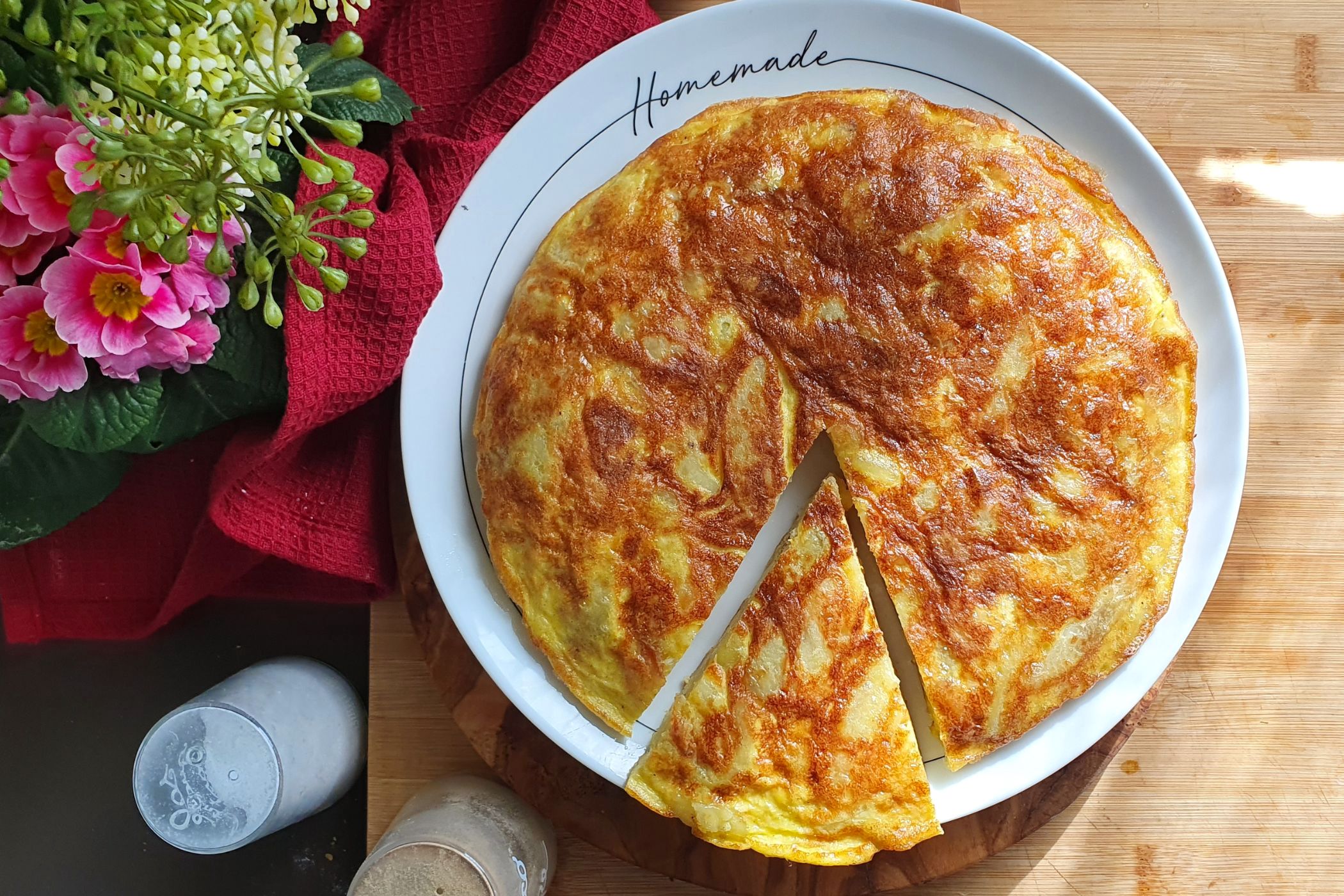Frittata di patate, la ricetta dorata e squisita