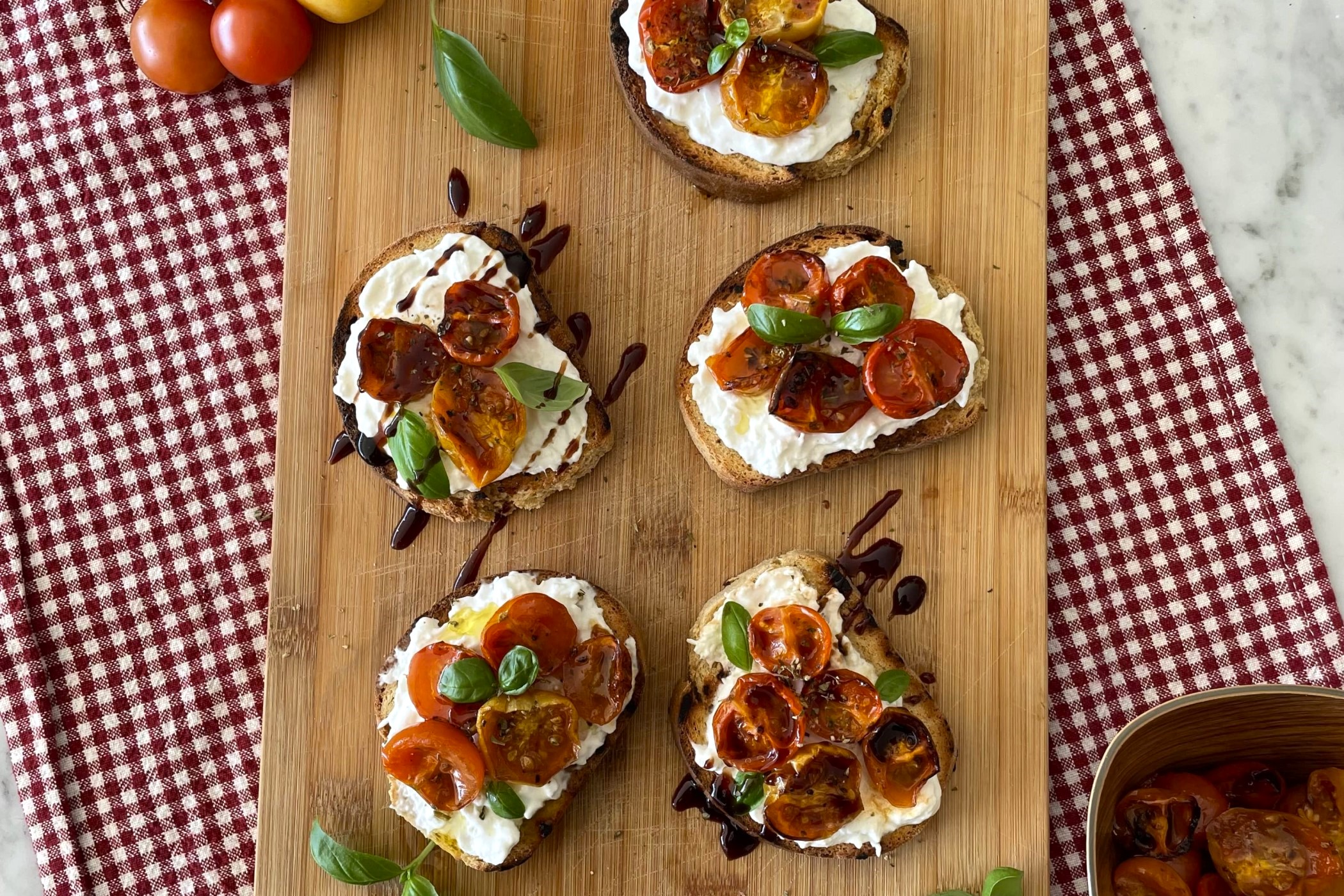 Bruschetta con burrata e pomodorini confit la ricetta ti farà