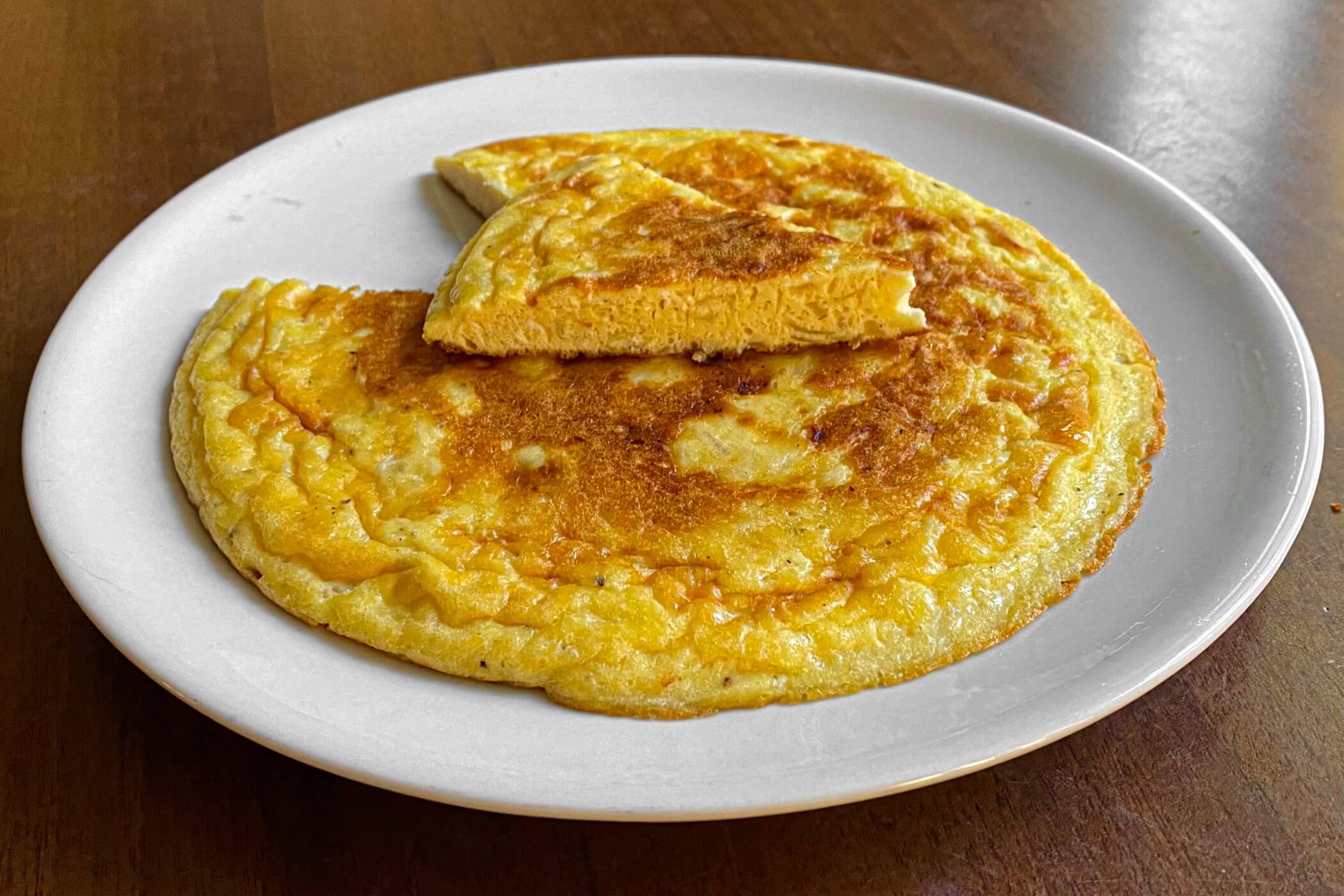 Frittata di cipolle, la ricetta come da tradizione - MoltoFood
