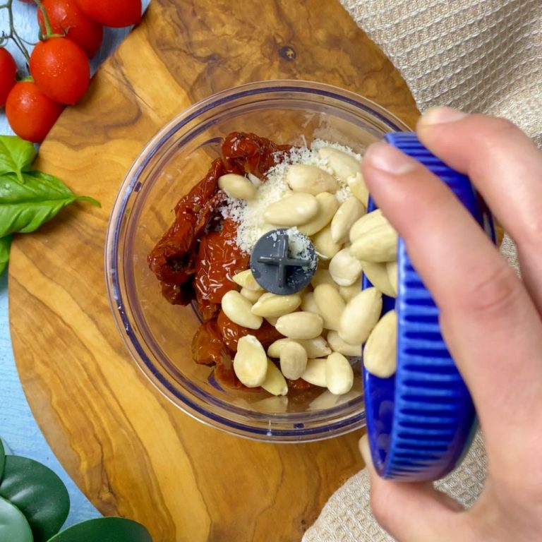 Pesto di pomodori secchi step1