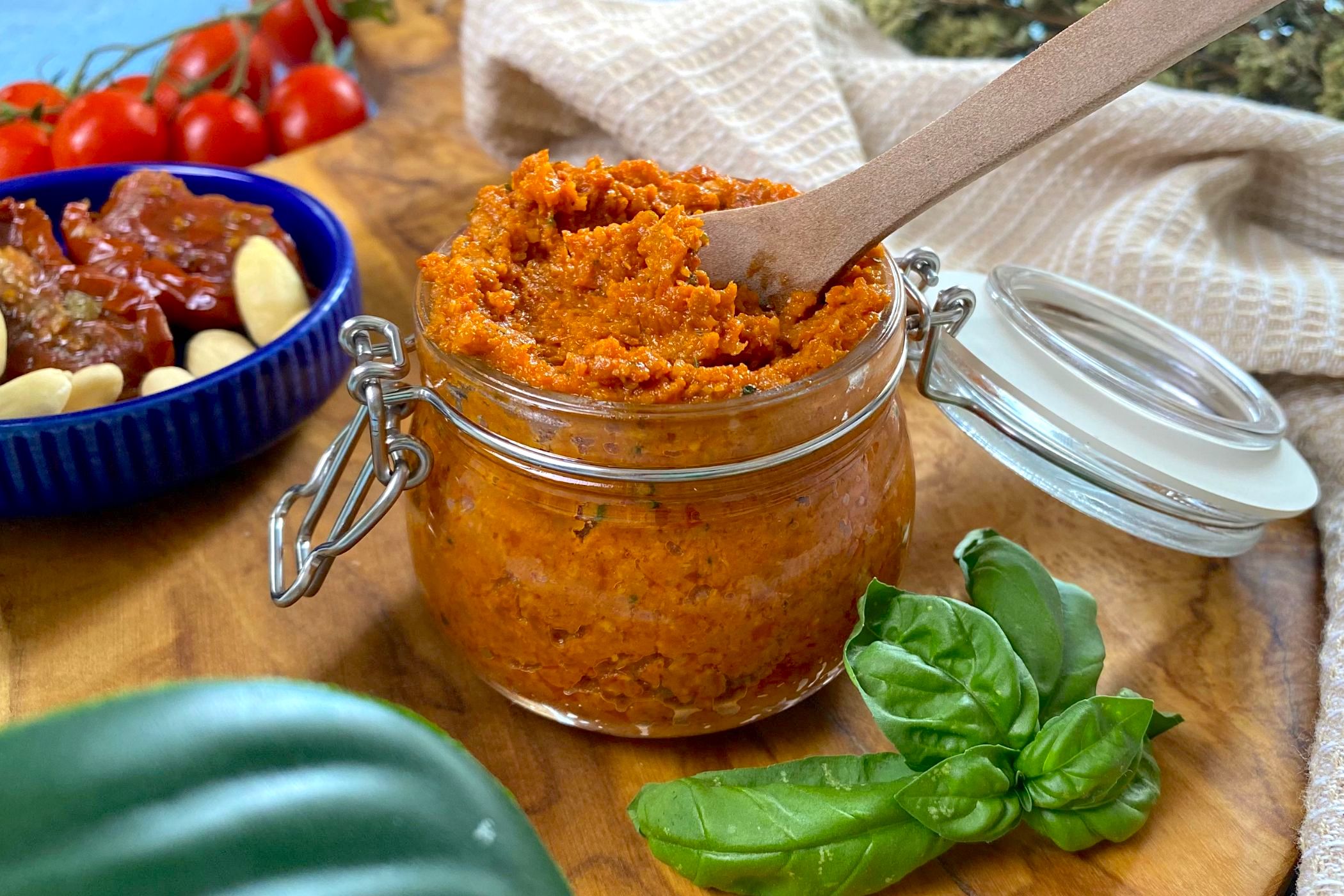 Pesto di pomodori secchi, buonissimo con soli 5 ingredienti