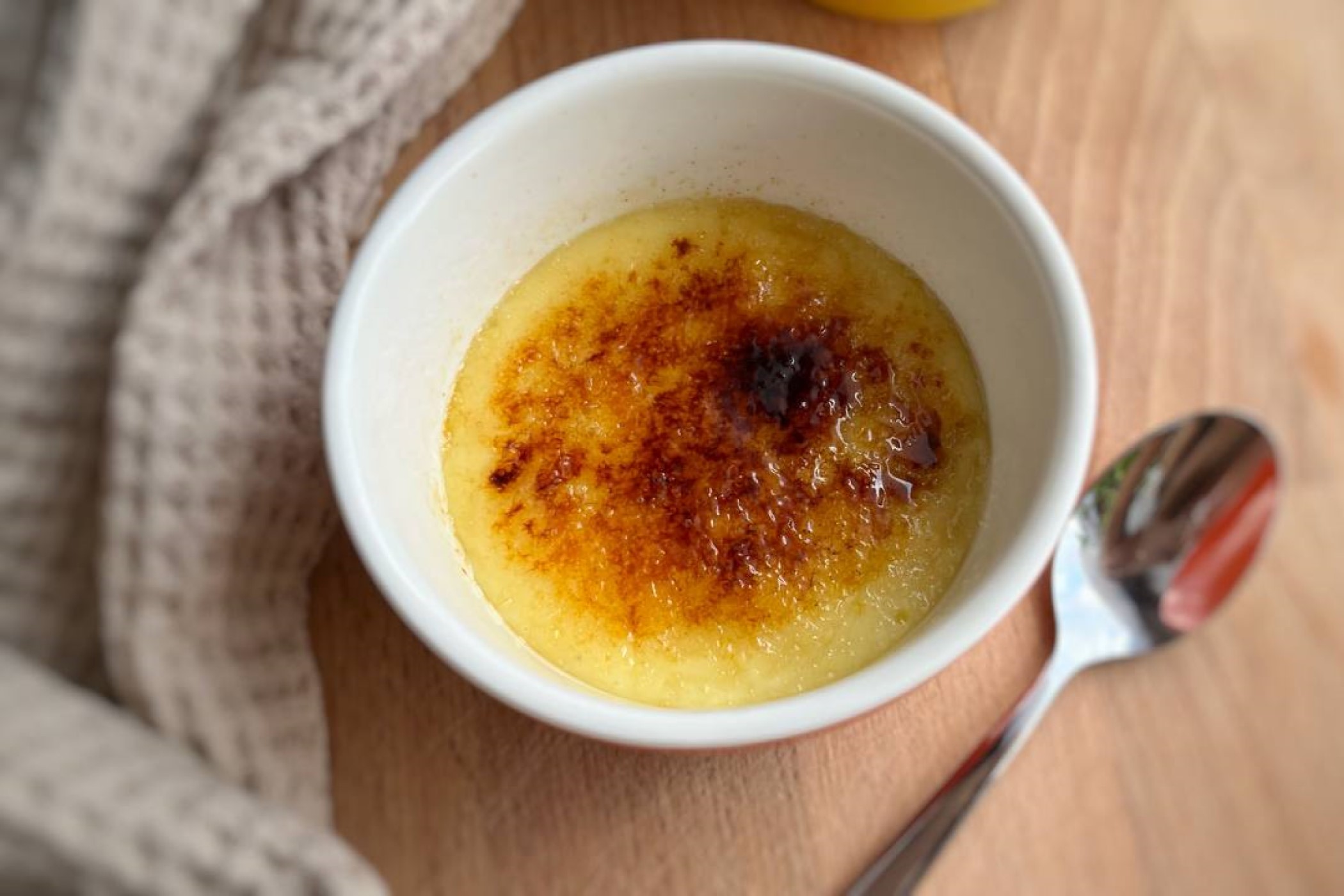 Crema catalana, ricetta e trucchi per una crosticina croccante