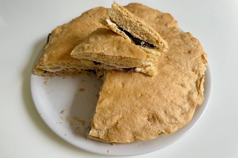 Focaccia farcita