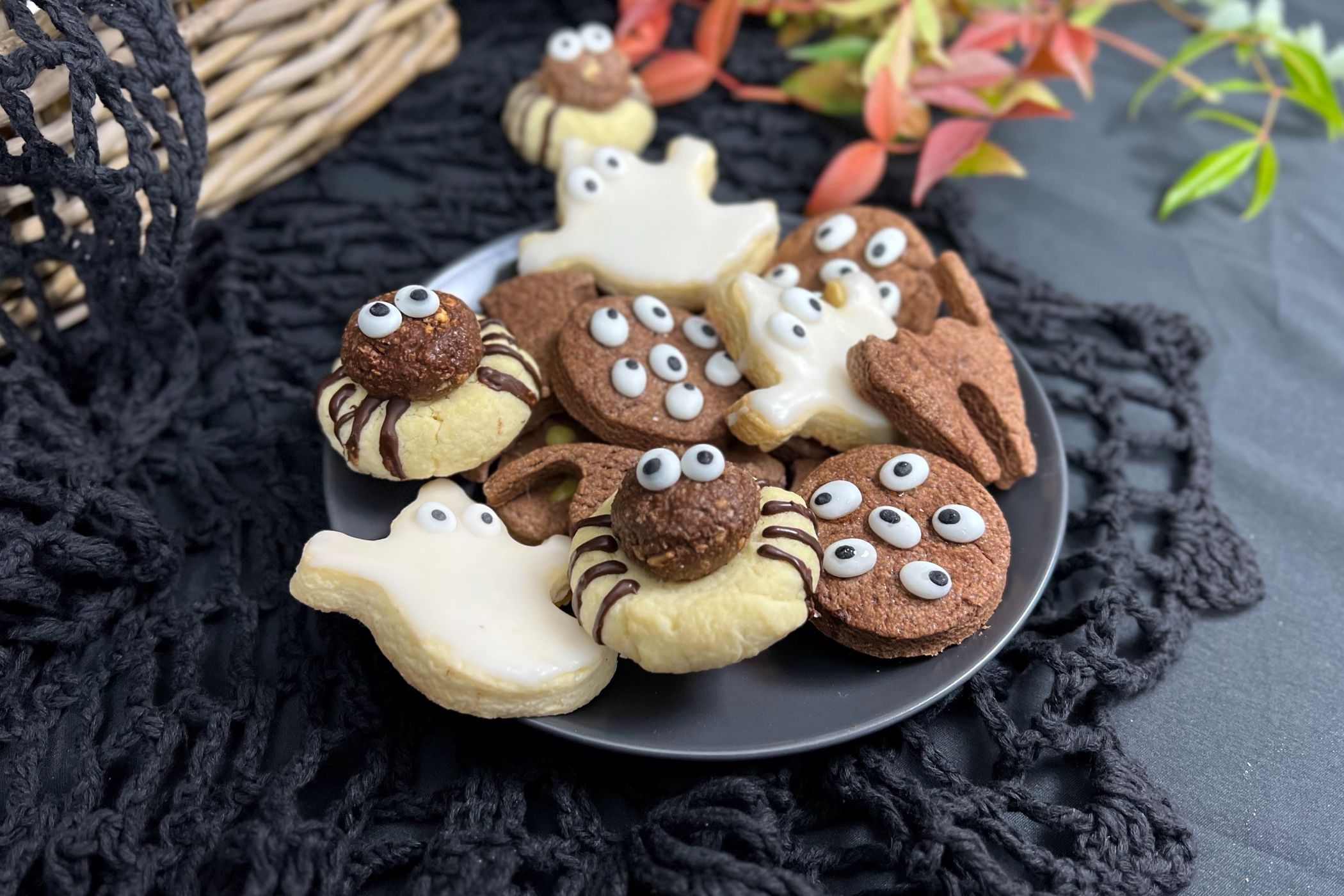 Biscotti di Halloween, la ricetta facilissima con e senza formine