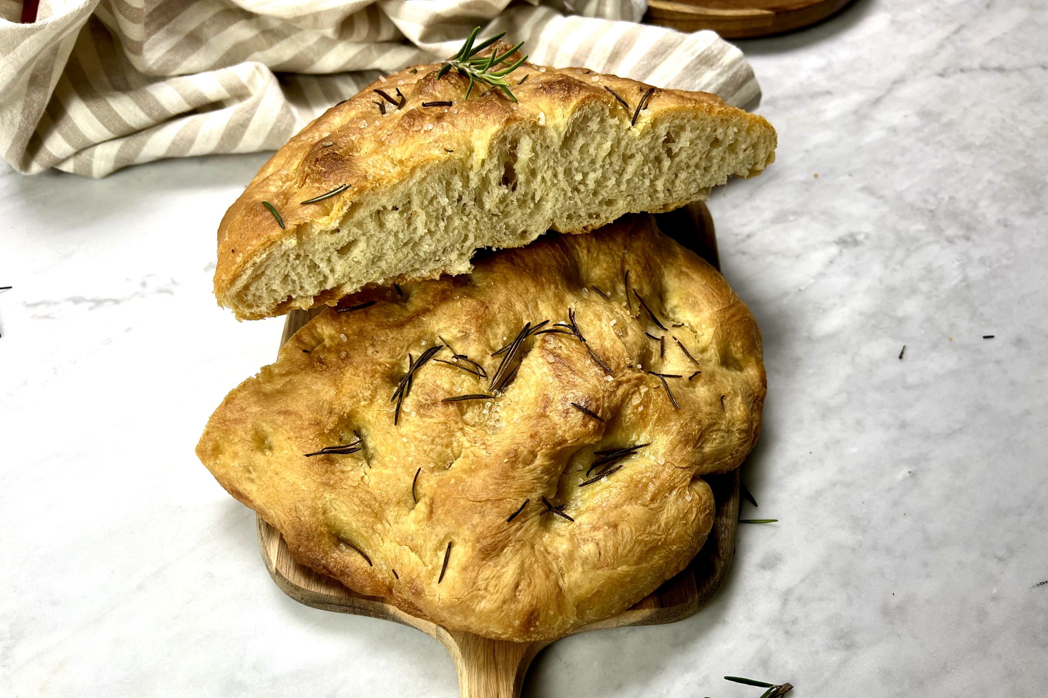 Focaccia millebolle, la ricetta croccante fuori e soffice dentro