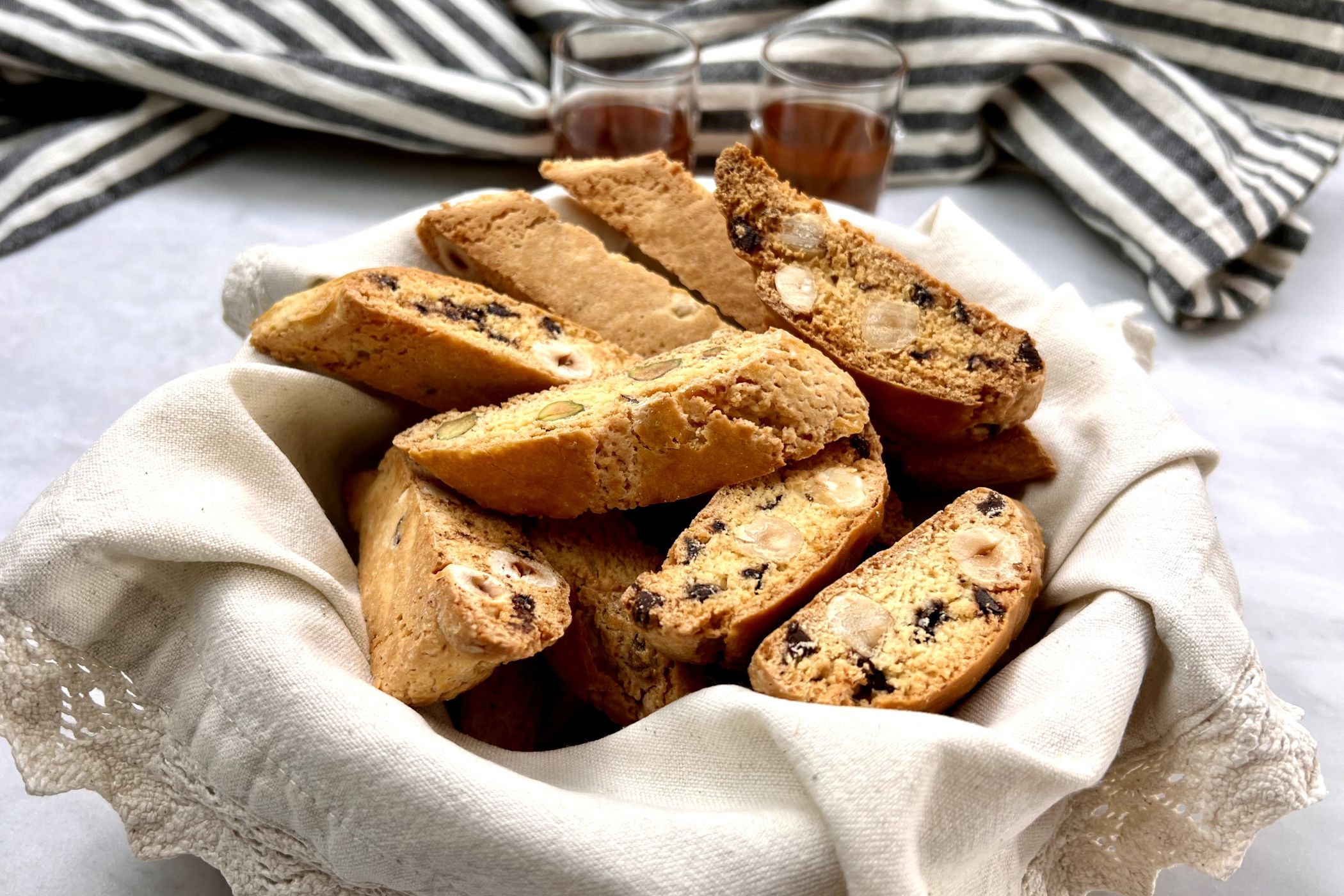 Cantucci toscani, la ricetta golosa - MoltoFood