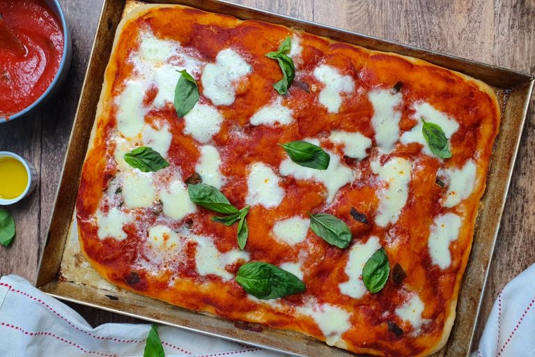 Pizza in teglia