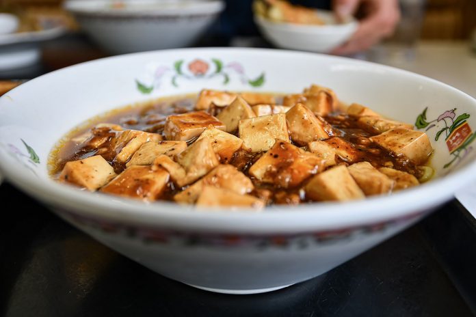 tofu cibo orientale etnico