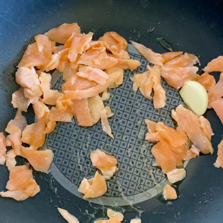 Farfalle al salmone step2