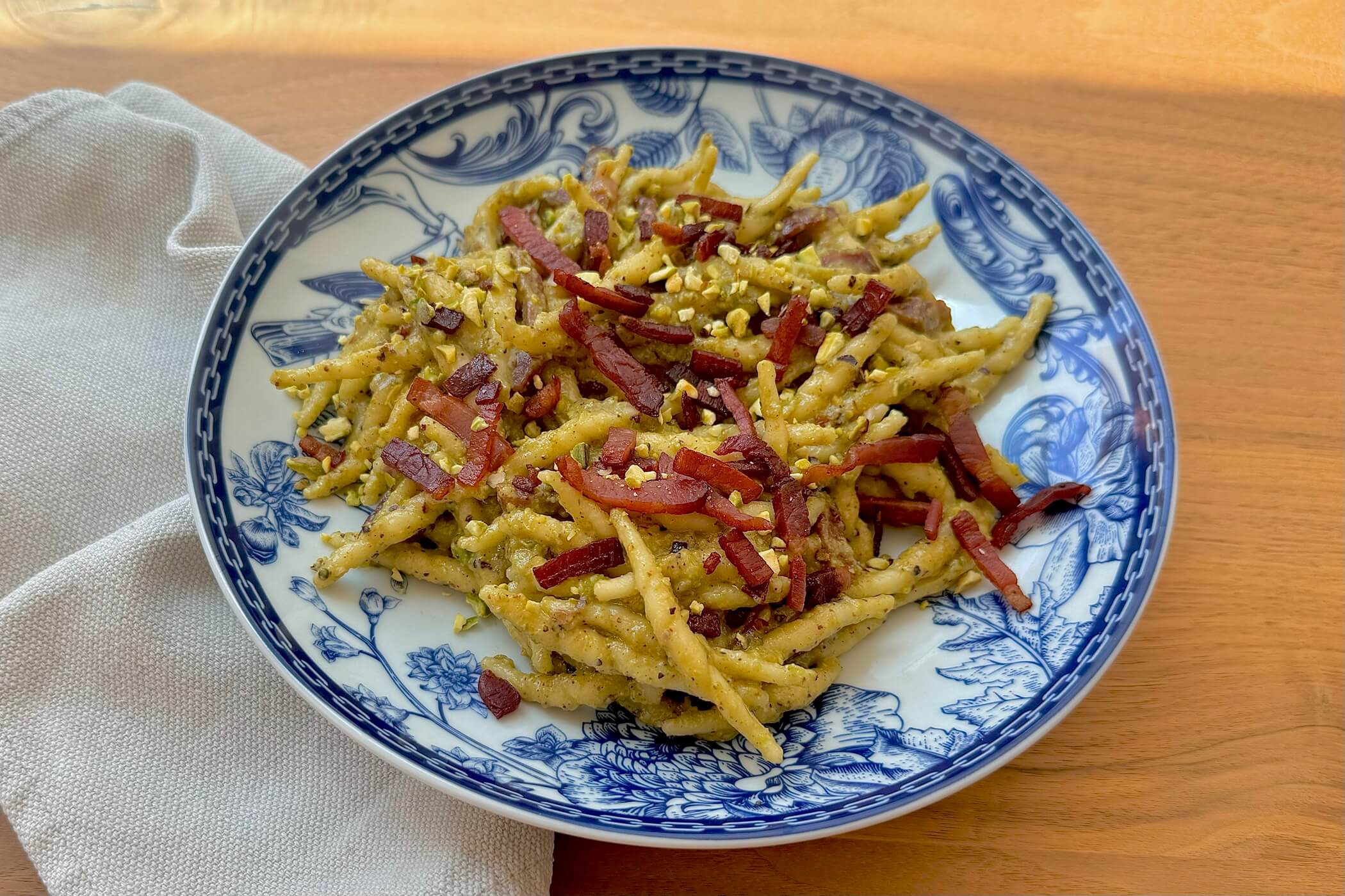Trofie al pesto di pistacchio e speck, la ricetta MoltoFood
