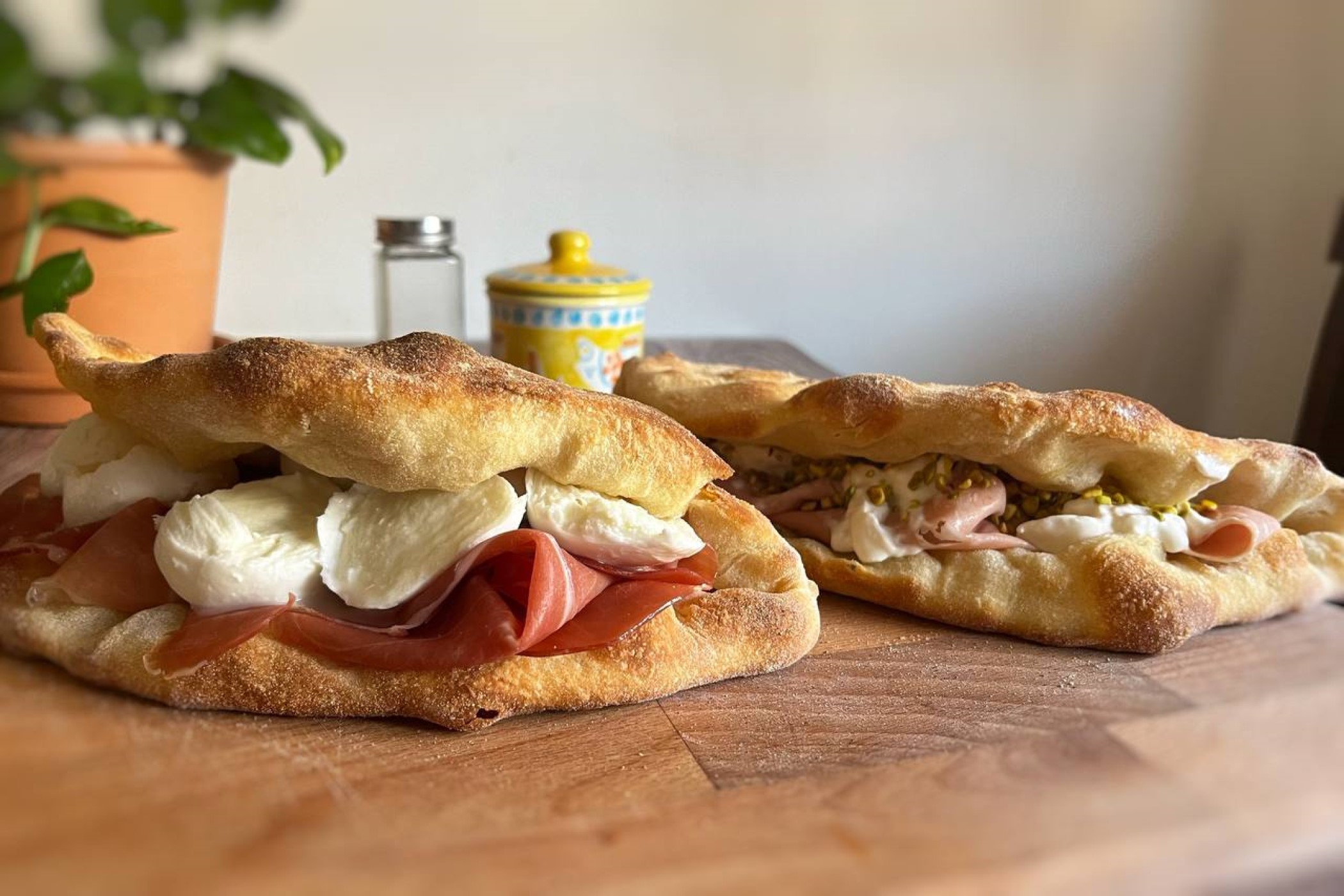 Tasche di pizza, la ricetta golosa da farcire come vuoi