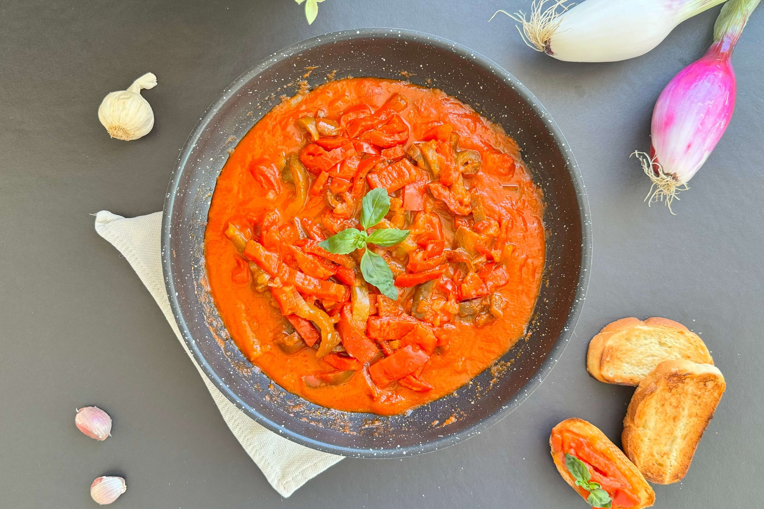 Peperonata, fai esplodere di sapore la tua tavola con questa ricetta