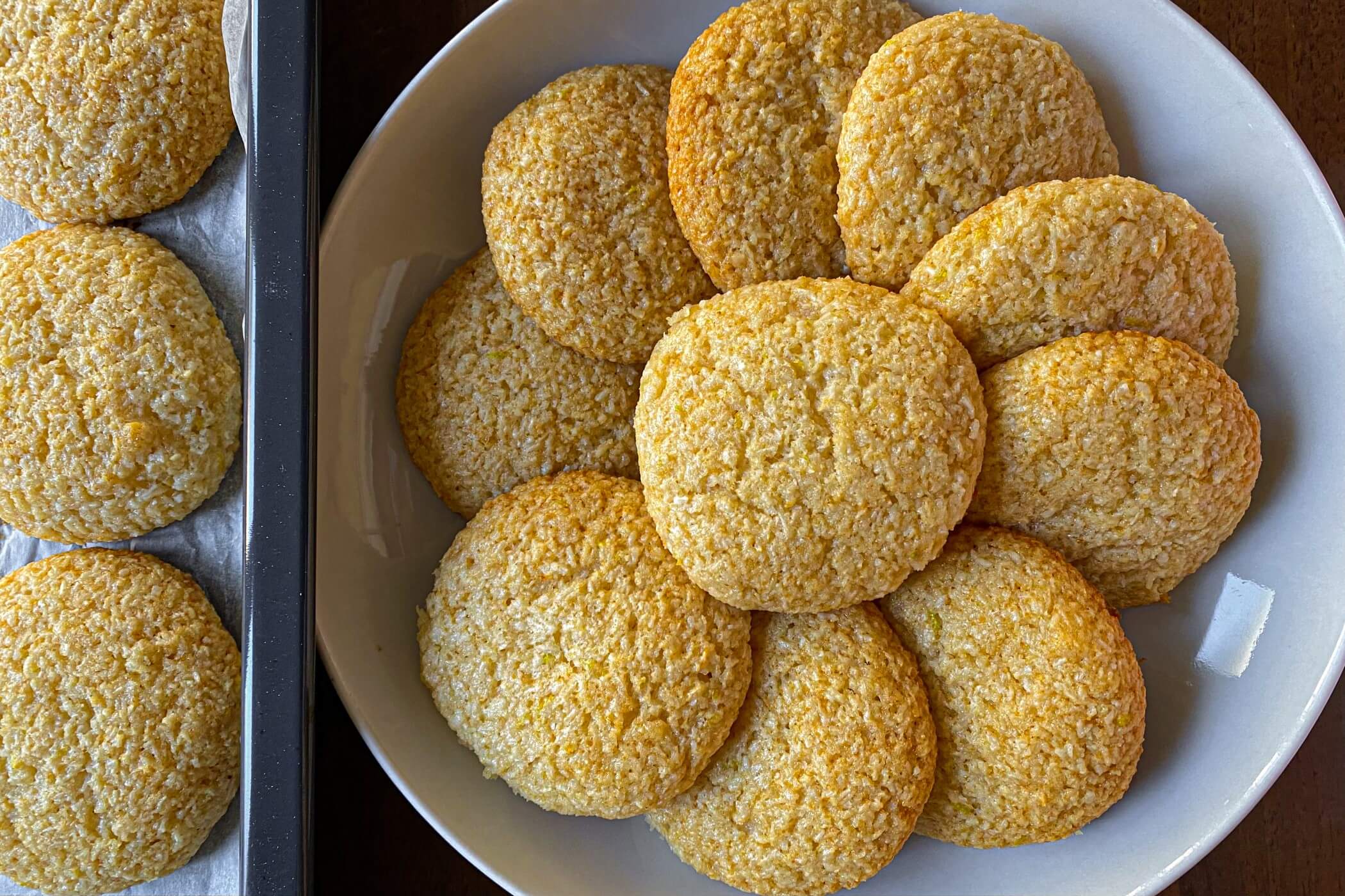 Biscotti al cocco fit, i dolcetti così buoni che vi faranno accendere il forno anche d’estate!