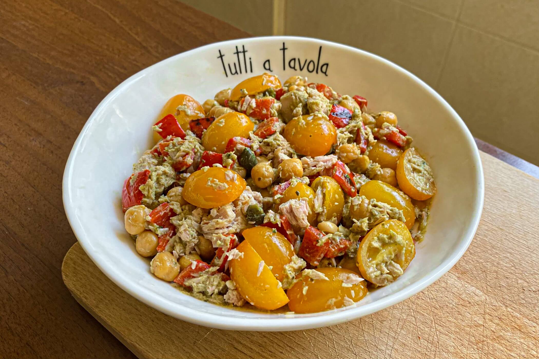 Insalata di tonno, la ricetta che colora la tua estate