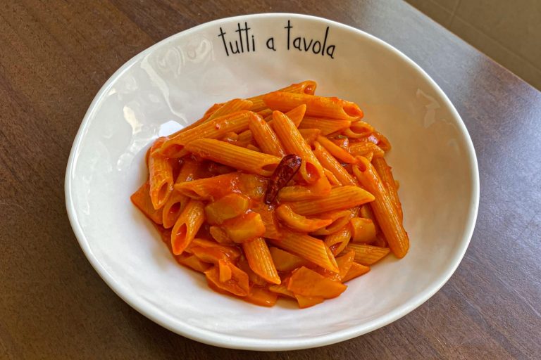 Penne all'arrabbiata di peperoni