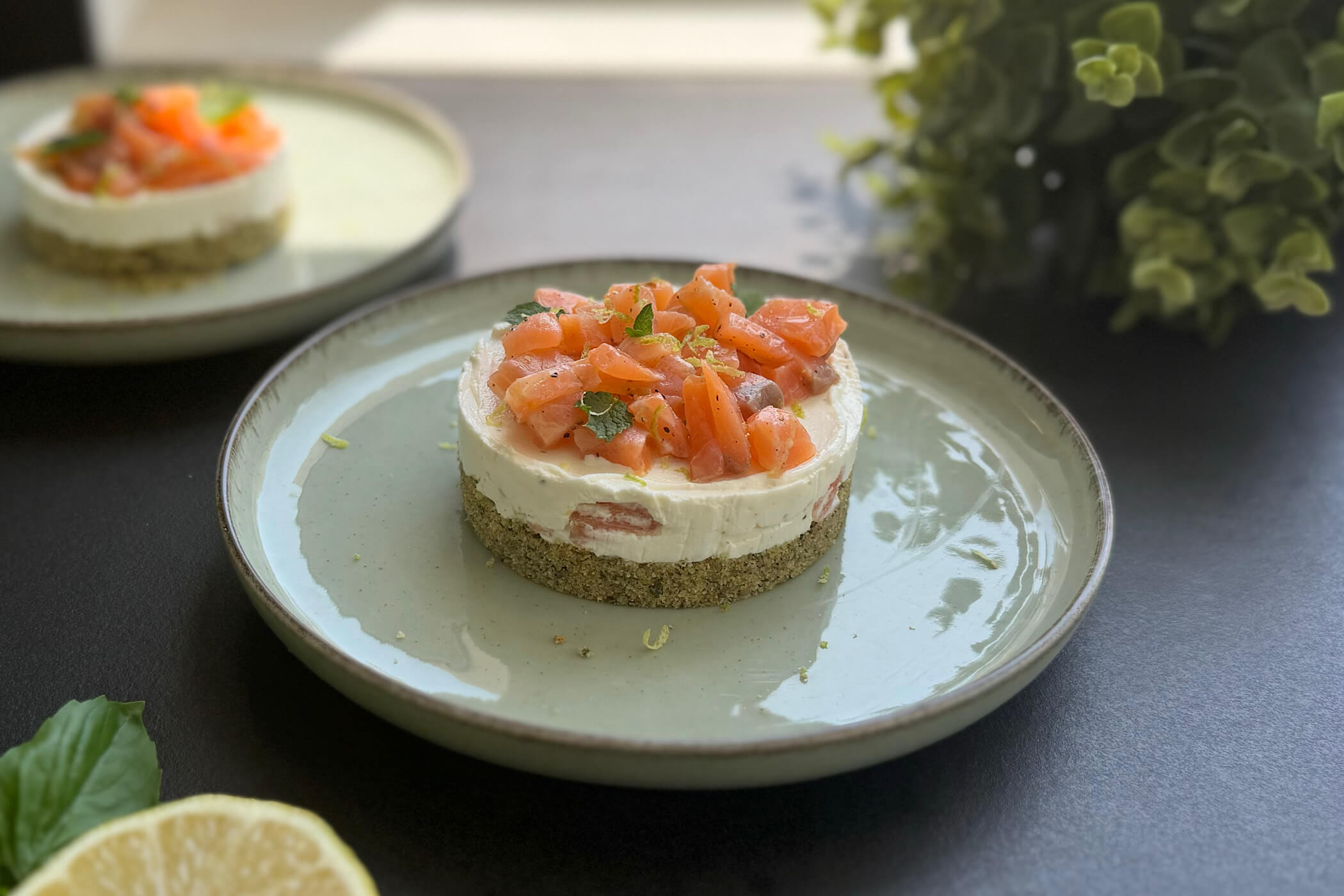 Mini cheesecake al salmone, la ricetta elegante (e facile) senza cottura