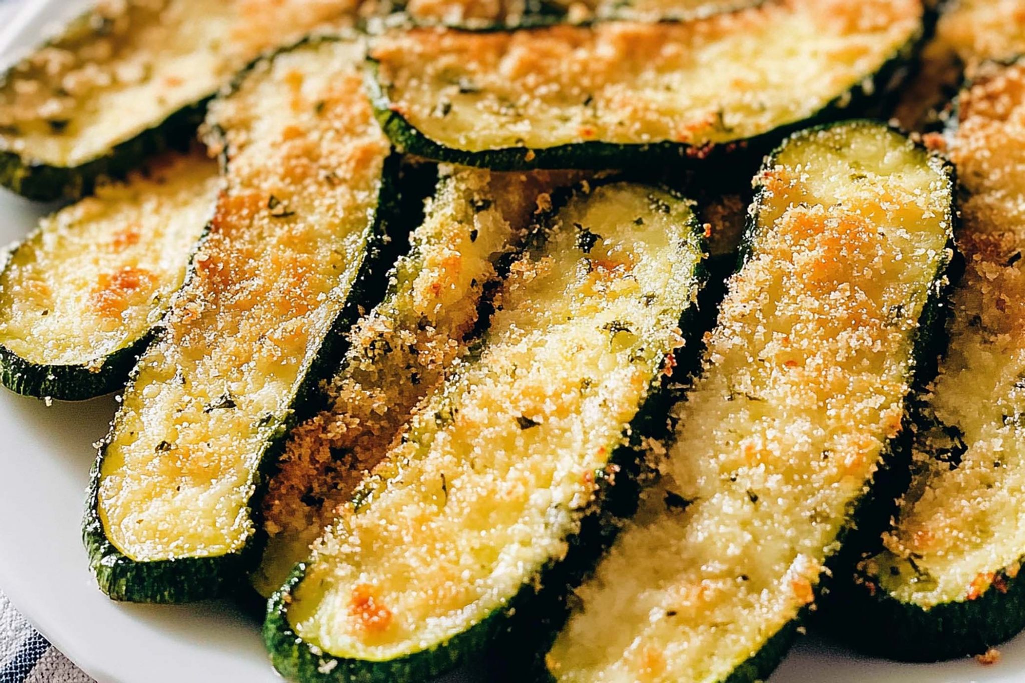 Le zucchine gratinate si possono fare al microonde - MoltoFood