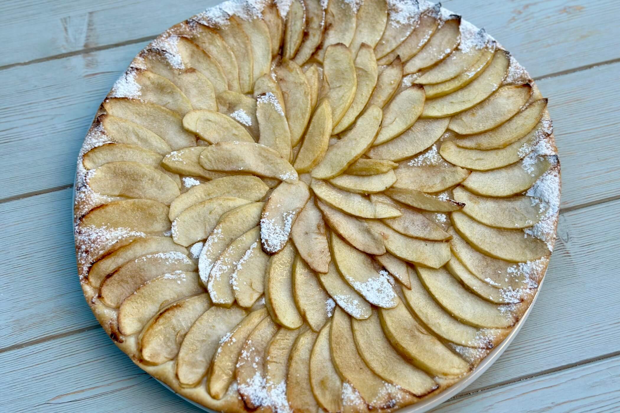 Sfoglia alle mele, il dolce facilissimo con pochi ingredienti