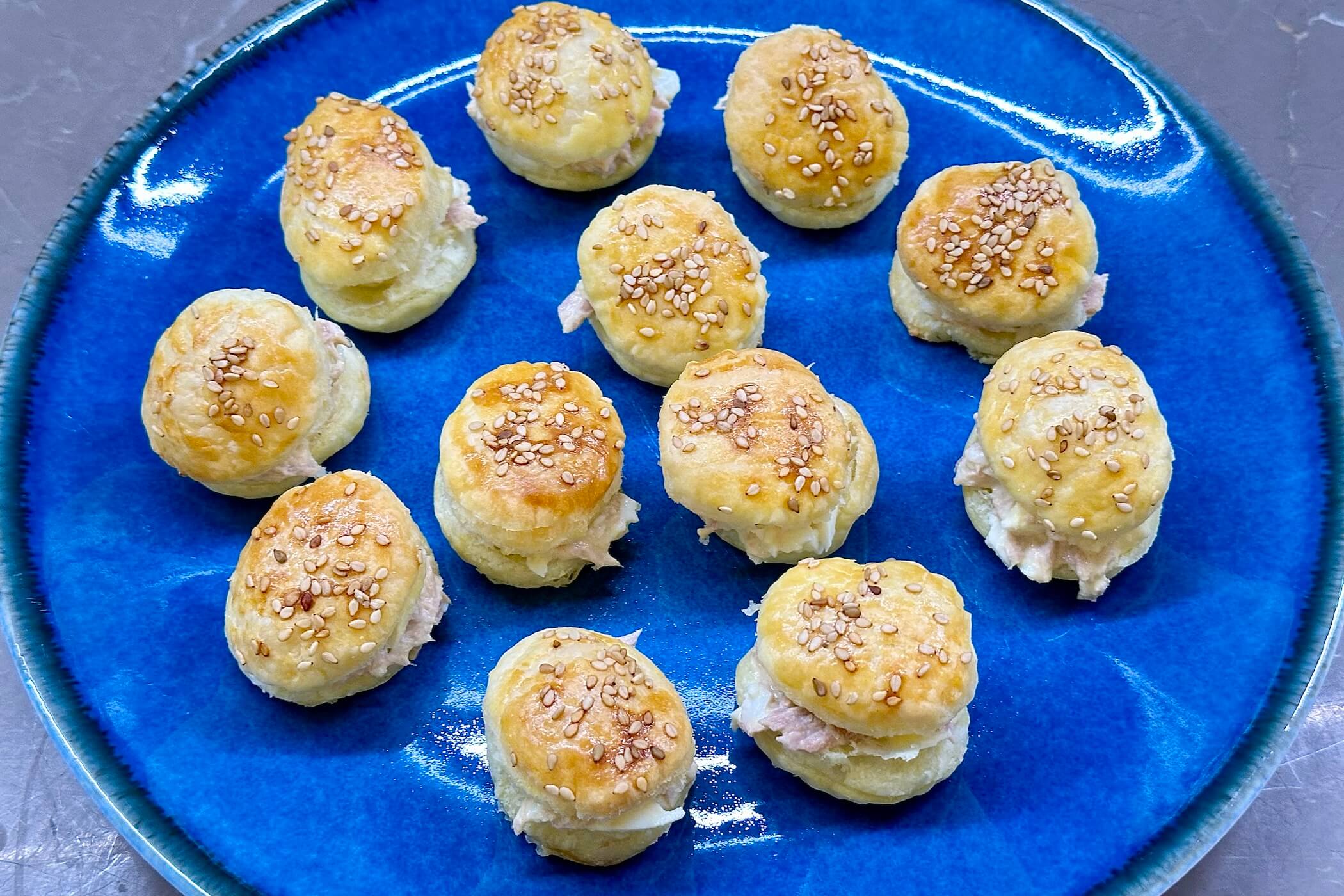 Mini panini di pasta sfoglia: la fantastica ricetta per antipasti, buffet e aperitivi