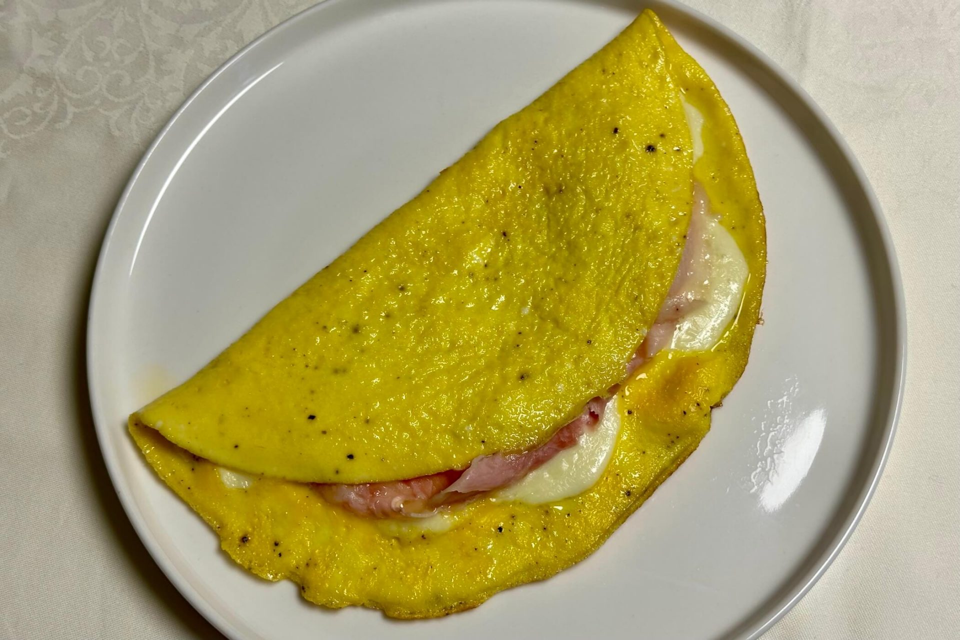 omelette prosciutto e formaggio fatto in casa da benedetta