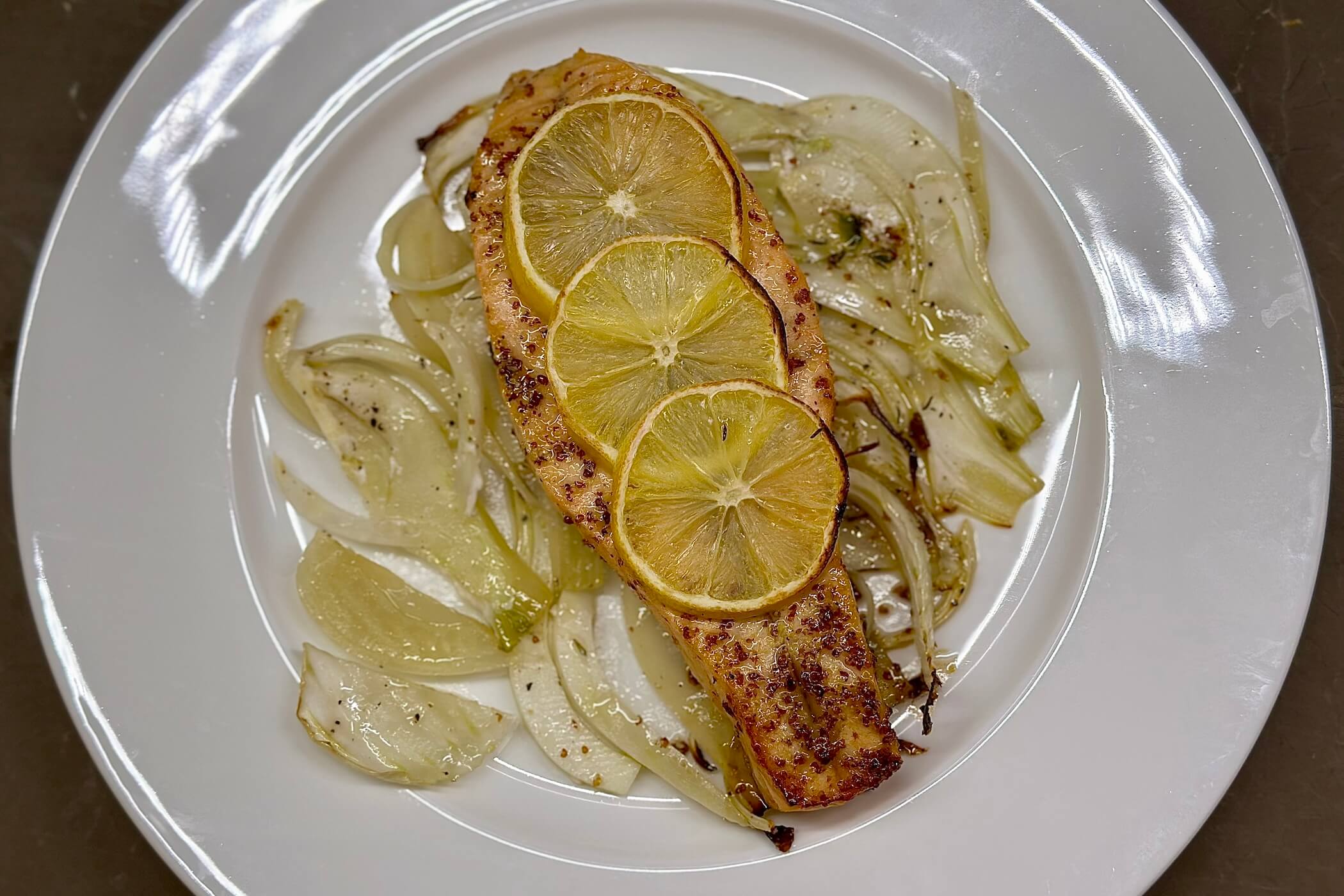 Salmone al limone, la ricetta sana e delicata
