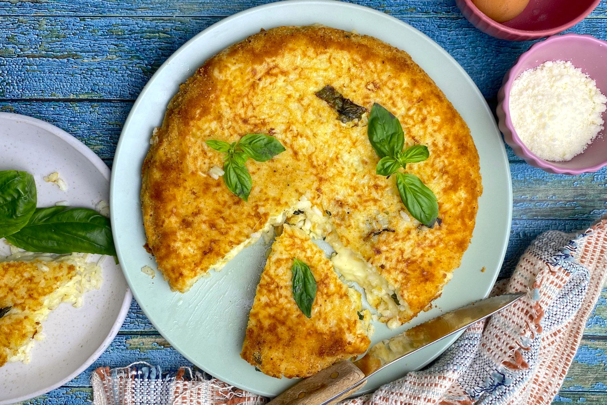 Torta di riso in padella ai 4 formaggi, cuore filante e gusto irresistibile