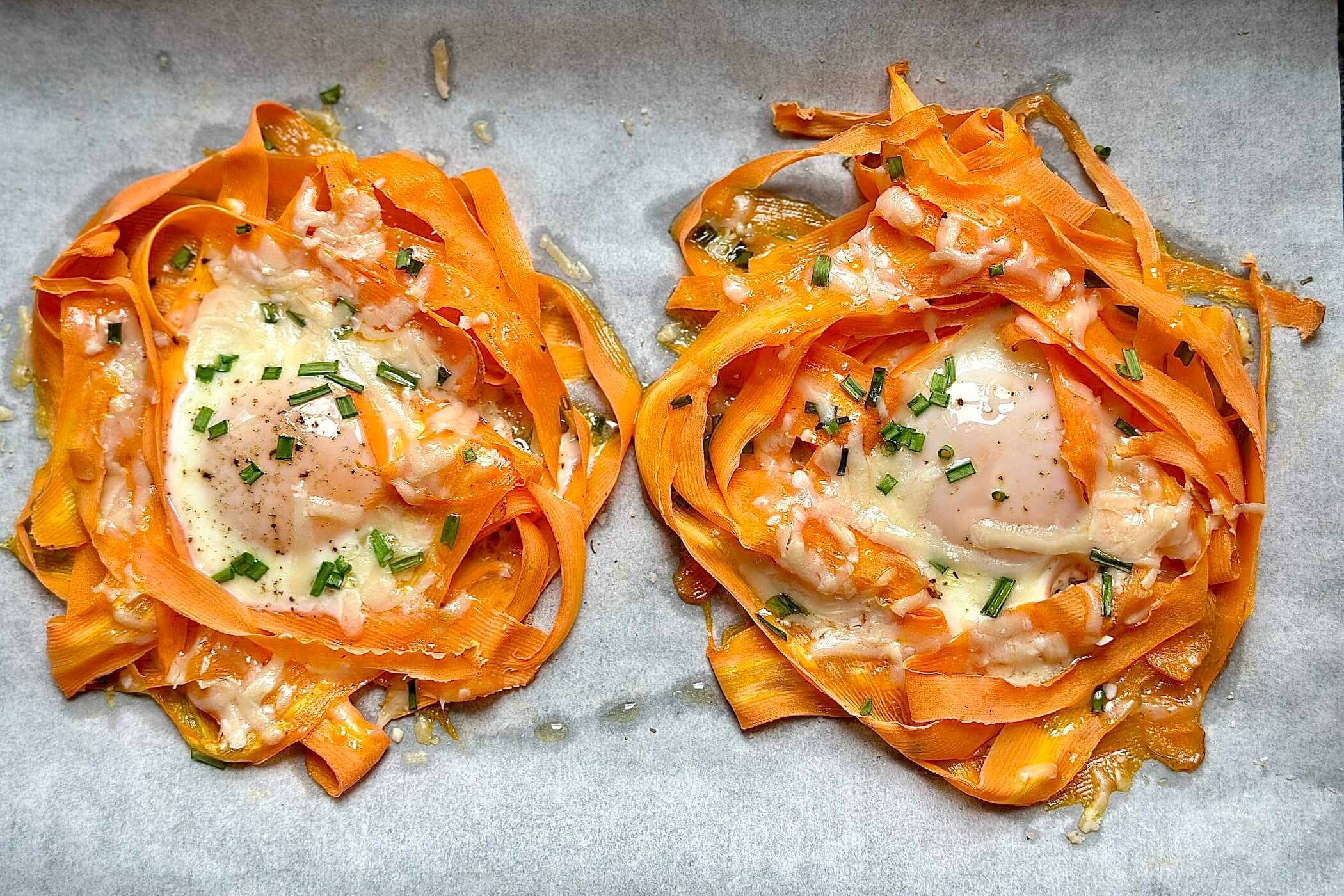 Nidi di carote e uova al forno, la ricetta creativa che non ti aspetti
