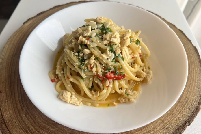 Pasta aglio, olio e peperoncino