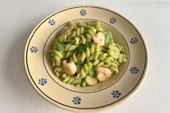 Fusilloni crema di zucchine e gamberi