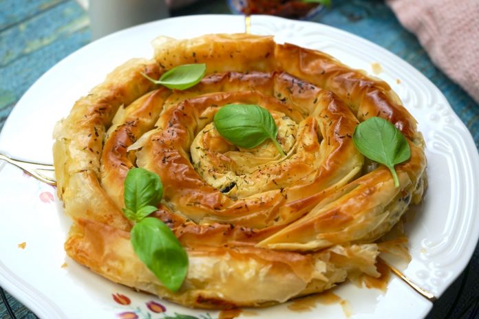 Torta di pasta fillo ricotta e pomodori secchi