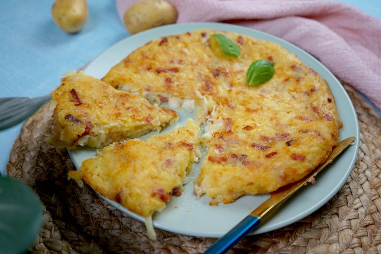 Torta di patate e speck in padella