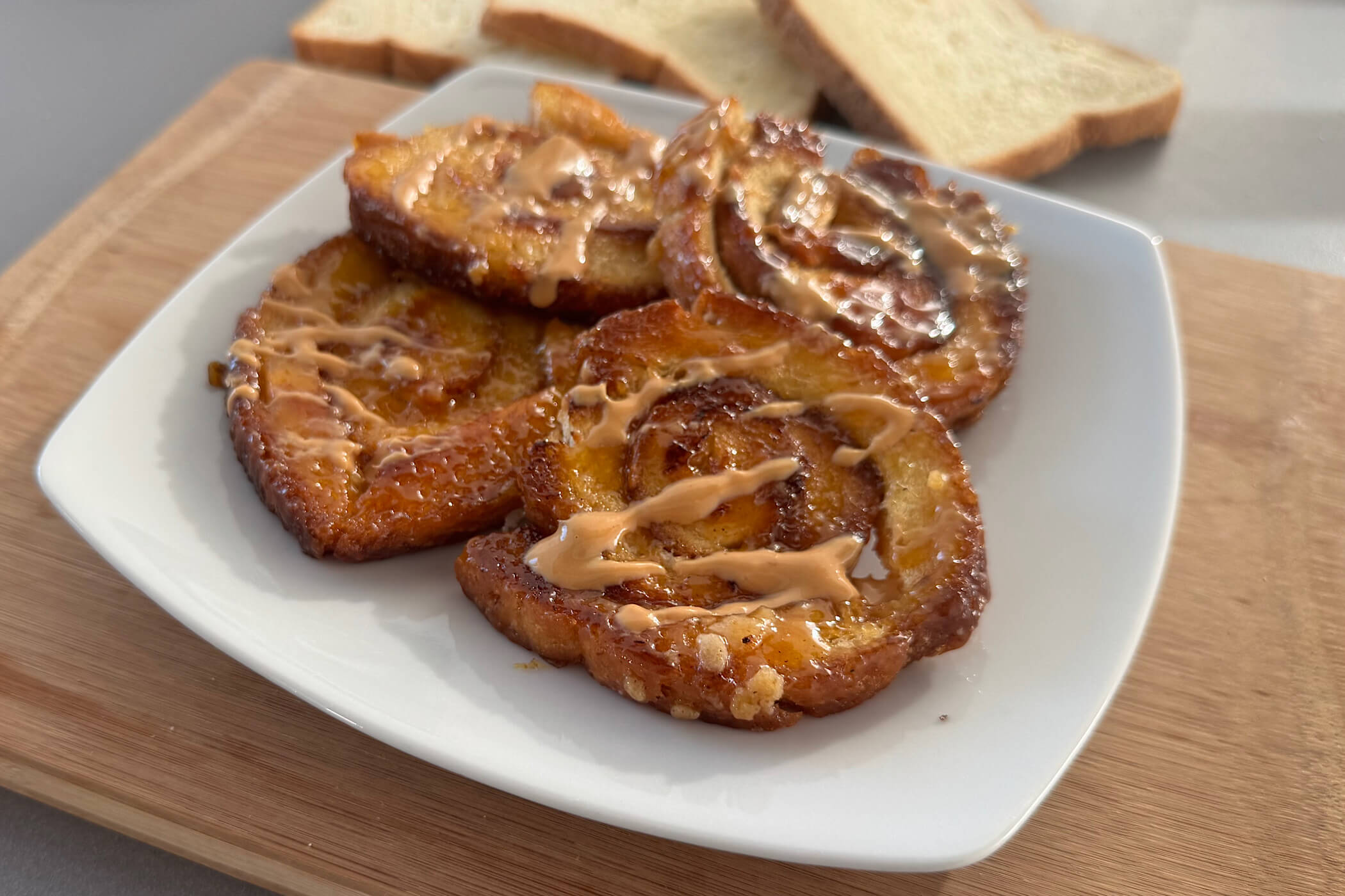 Girelle di pane caramellate: una merenda gustosa pronta in pochi minuti