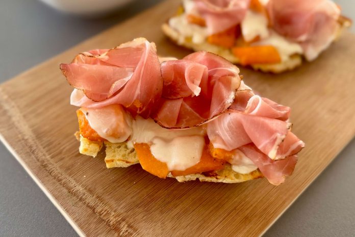 Crostone zucca e speck