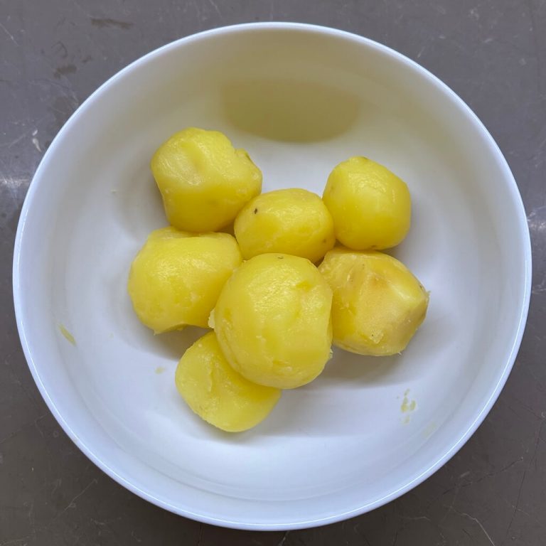 Girelle di pasta sfoglia e patate step1