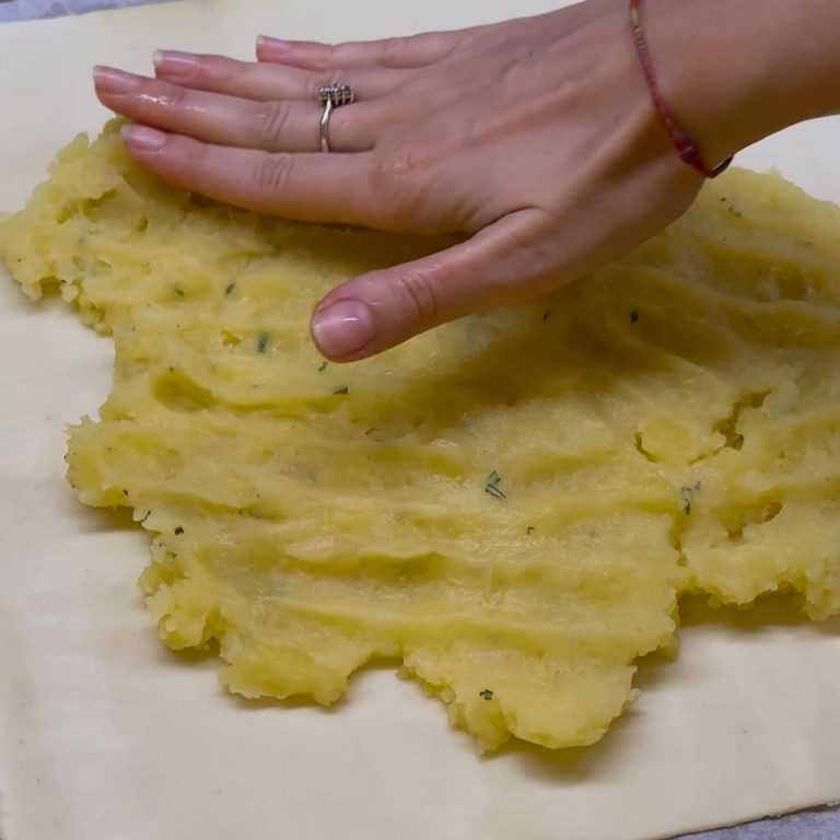 Girelle di pasta sfoglia e patate step3