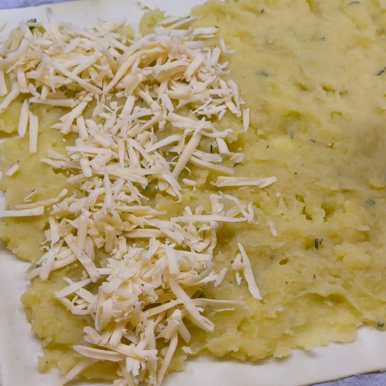 Girelle di pasta sfoglia e patate step4